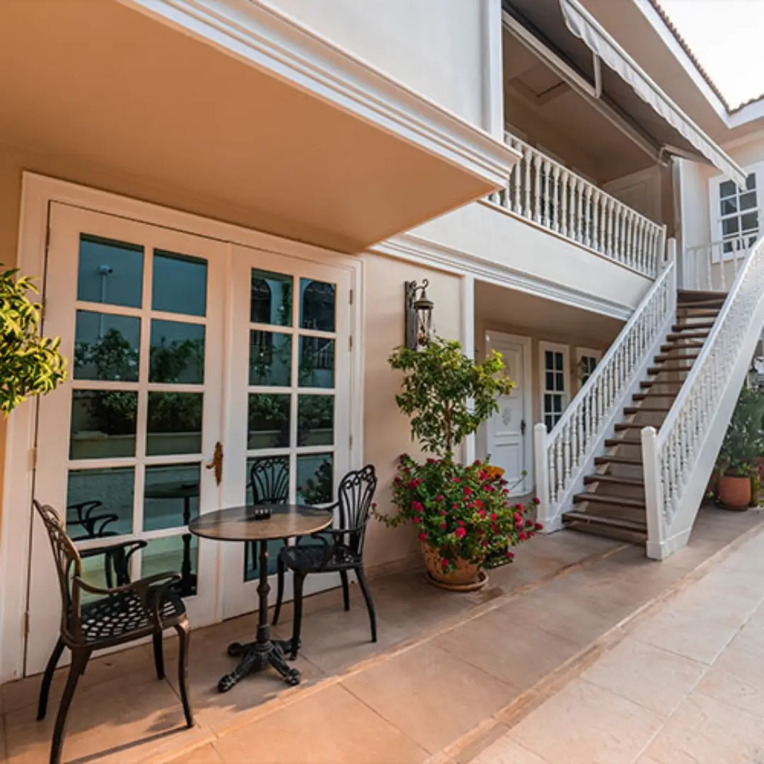 Elegance East Hotel Kare (5)