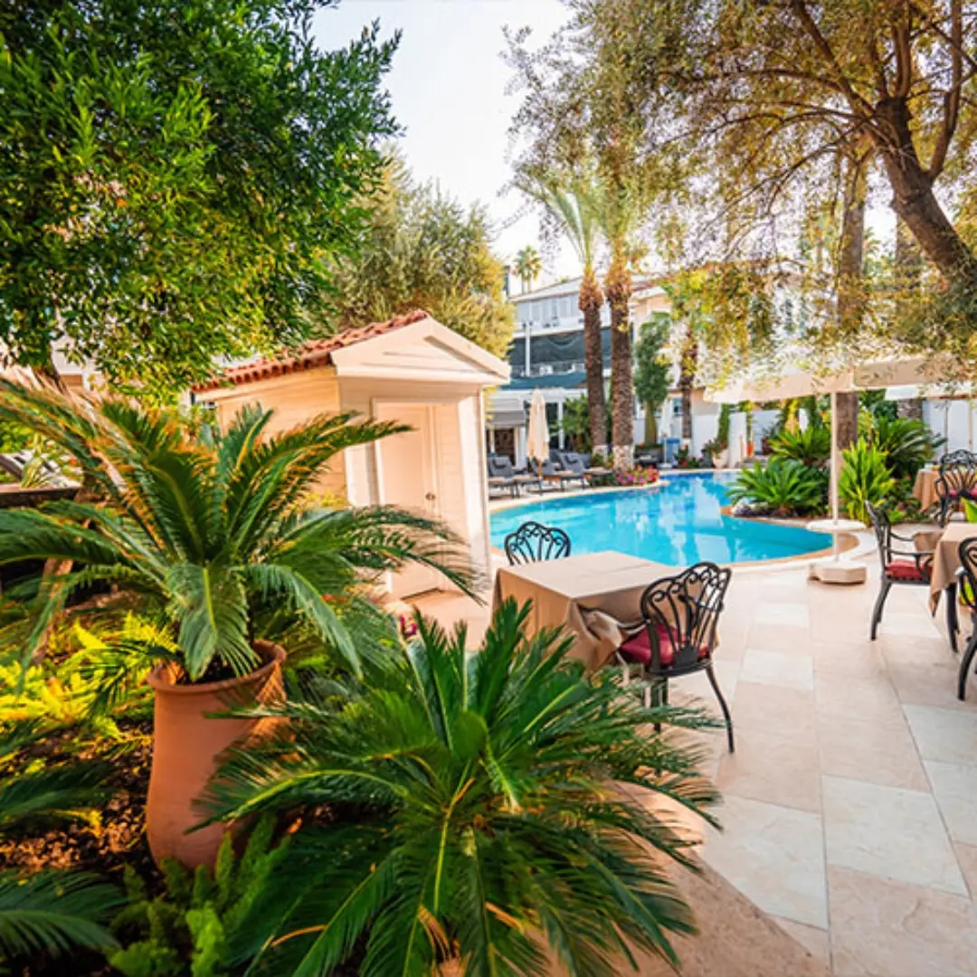 Elegance East Hotel Kare (6)