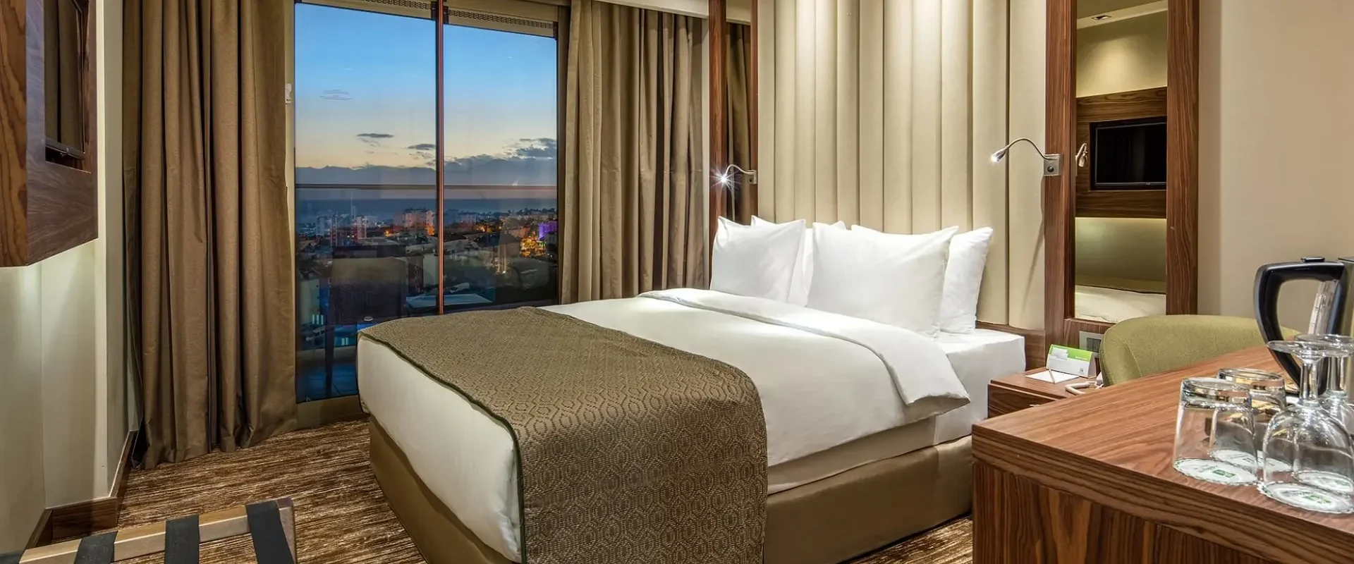 Holday İnn Hotel Dikdörtgen (5)